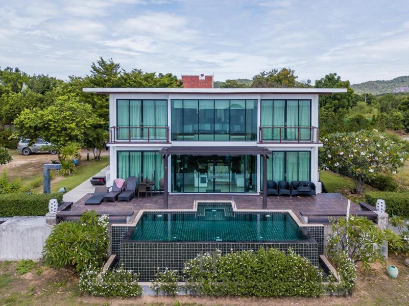 Beachfront Modern 4 Bedroom Pool Villa - Rv Huahin Kültér fotó