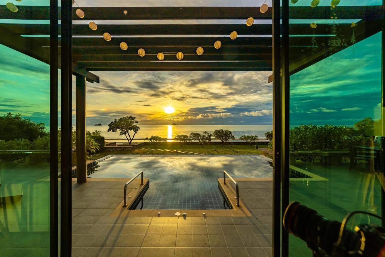 Beachfront Modern 4 Bedroom Pool Villa - Rv Huahin Kültér fotó