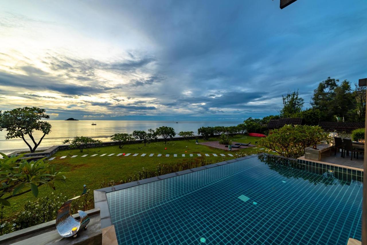 Beachfront Modern 4 Bedroom Pool Villa - Rv Huahin Kültér fotó