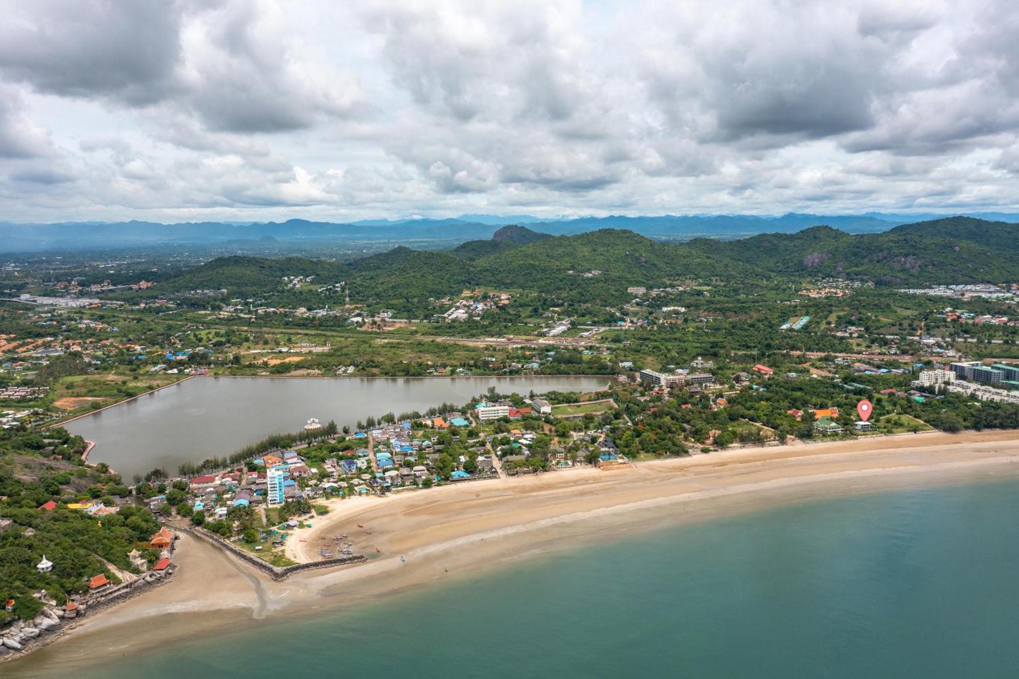 Beachfront Modern 4 Bedroom Pool Villa - Rv Huahin Kültér fotó