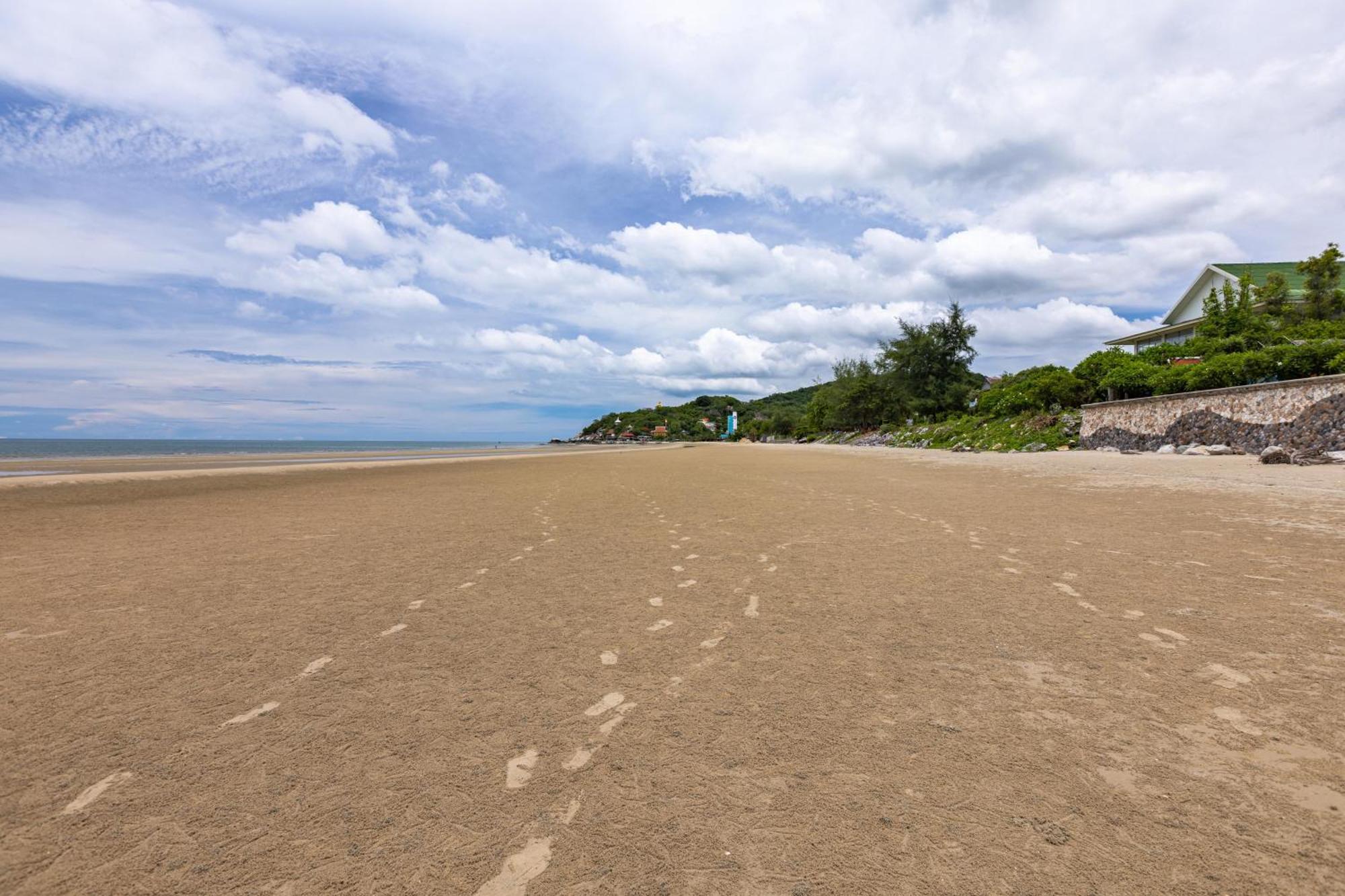 Beachfront Modern 4 Bedroom Pool Villa - Rv Huahin Kültér fotó