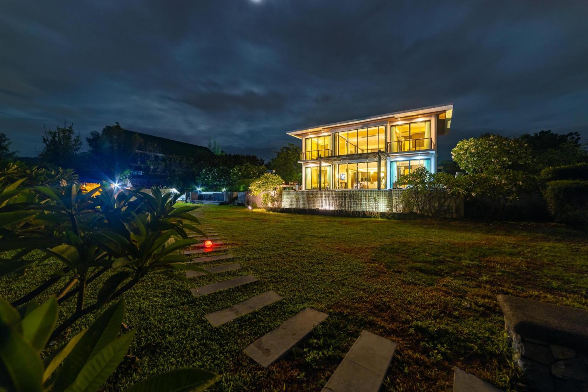 Beachfront Modern 4 Bedroom Pool Villa - Rv Huahin Kültér fotó