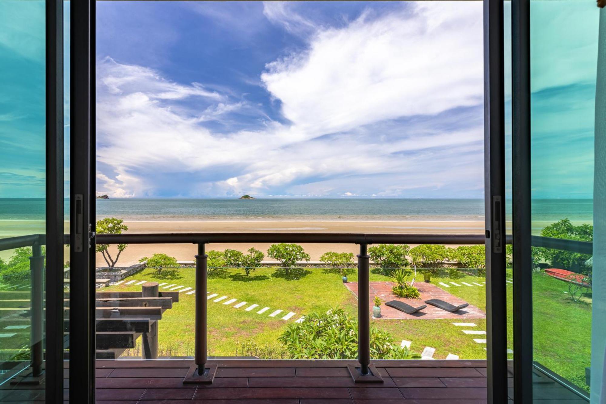 Beachfront Modern 4 Bedroom Pool Villa - Rv Huahin Kültér fotó